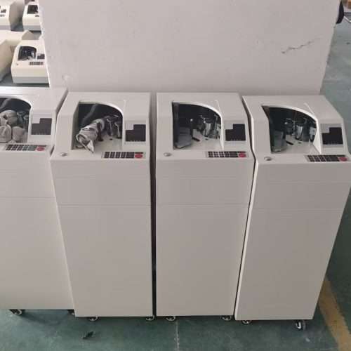 เครื่องนับเงินระบบสูญญากาศที่ออกแบบมาสำหรับการนับธนบัตรปริมาณมากและการนับธนบัตรแบบมัด เหมาะสำหรับธุรกิจที่ต้องจัดการเงินสดเป็นประจำ เช่น ธนาคาร ร้านค้าปลีก และฝ่ายการเงินขององค์กร